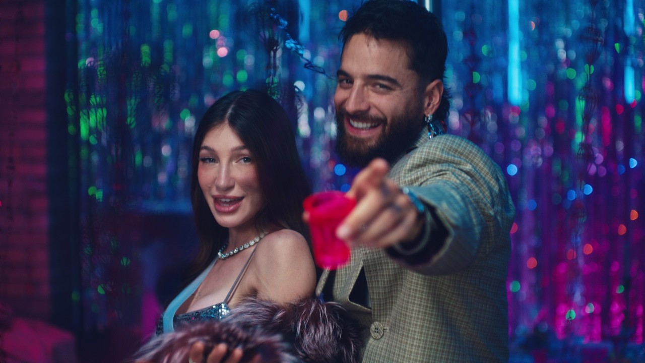 Yami Safdie, Maluma - Felicidades (Video Oficial)